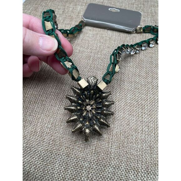 New Natasha Necklace Emerald Green with large Rhinestones Statement Piece - Picture 5 of 9